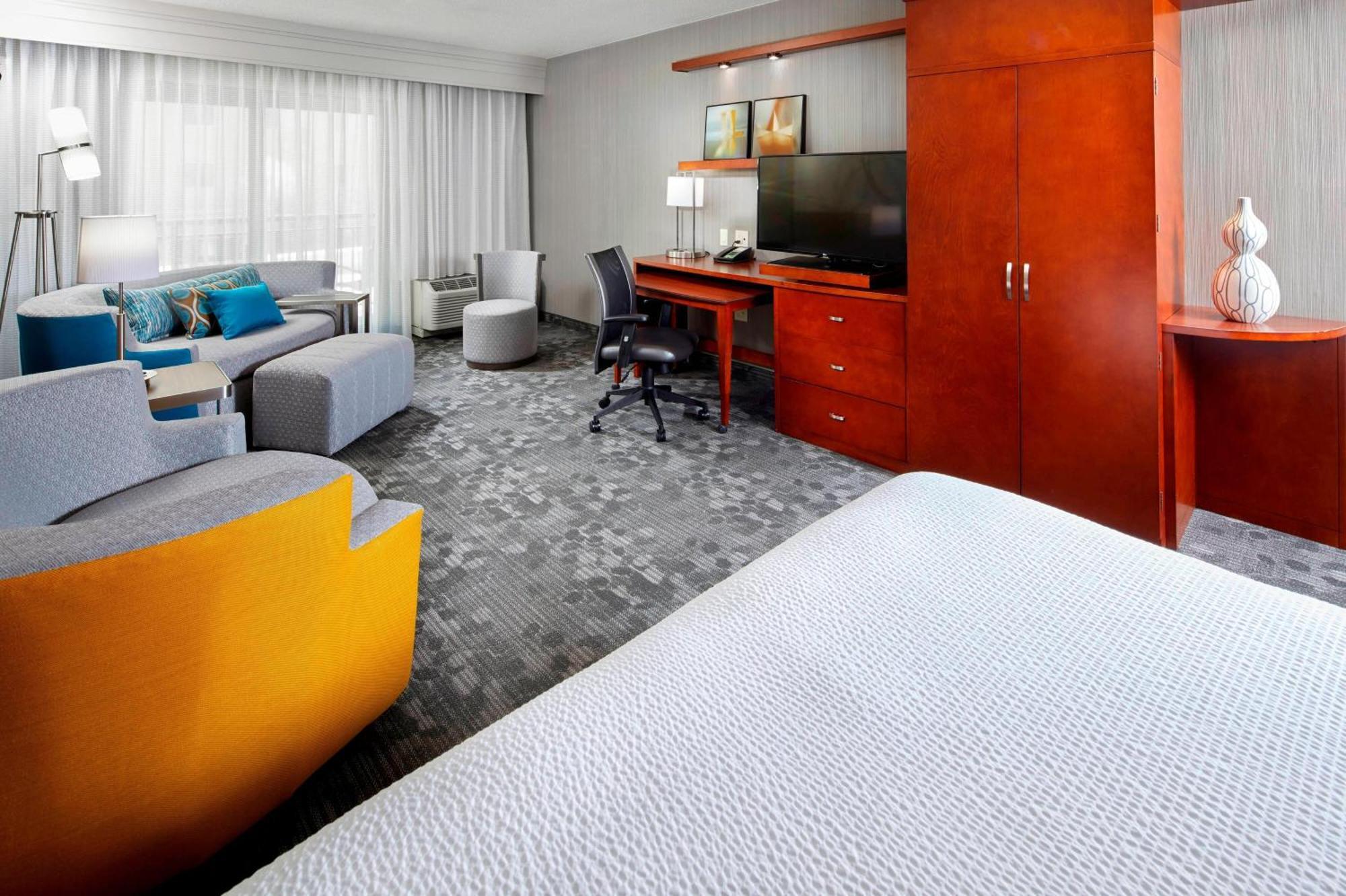 Courtyard By Marriott San Antonio Six Flags At The Rim Hotell Eksteriør bilde