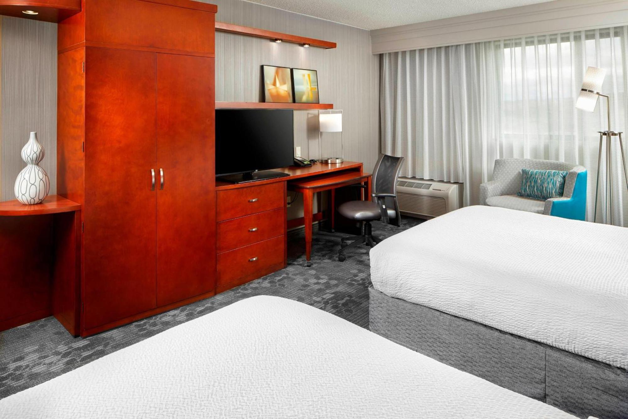 Courtyard By Marriott San Antonio Six Flags At The Rim Hotell Eksteriør bilde