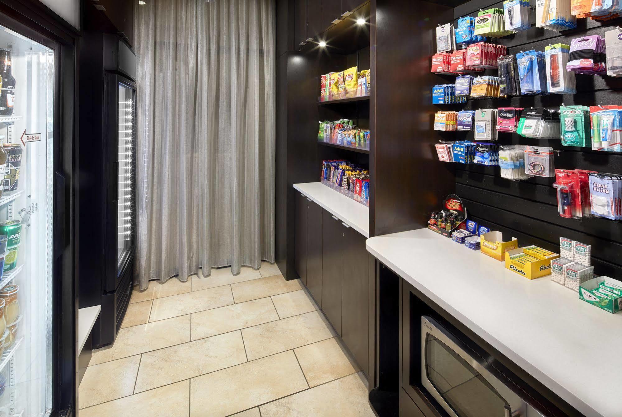 Courtyard By Marriott San Antonio Six Flags At The Rim Hotell Eksteriør bilde